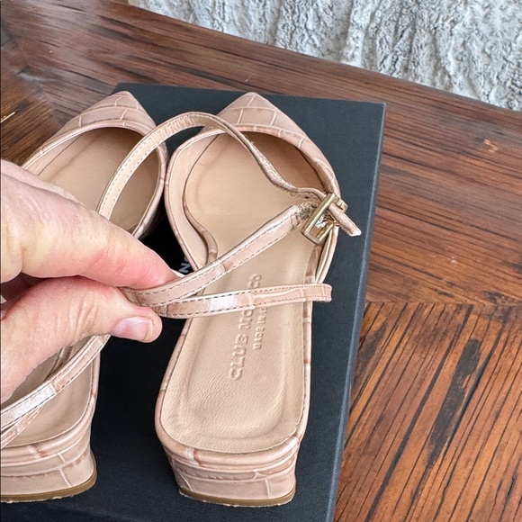 Club Monaco - Picture 8 of 11